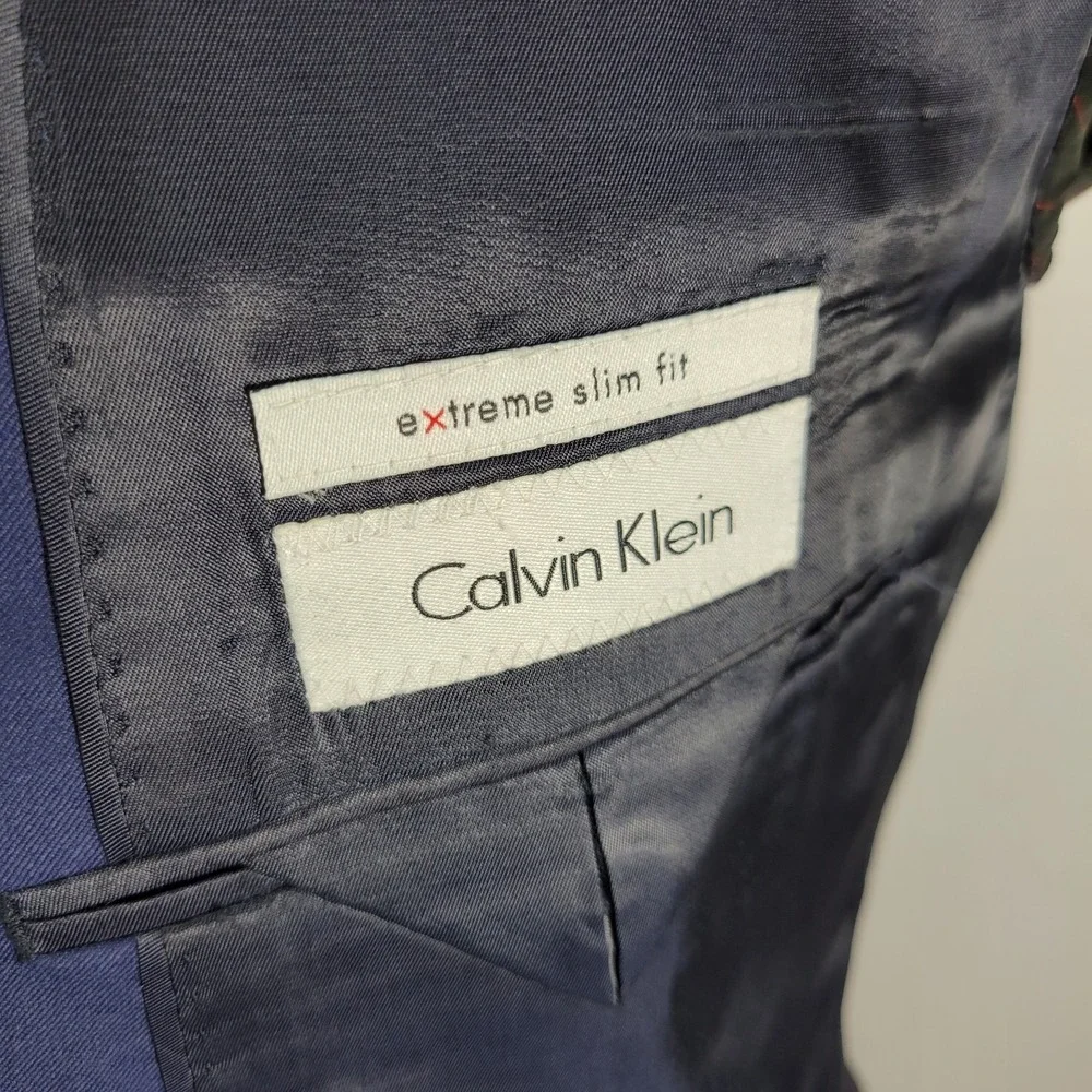 Calvin Klein Men's Sport Coat Blazer Two Button Blue Wool Extreme Slim Fit 40L